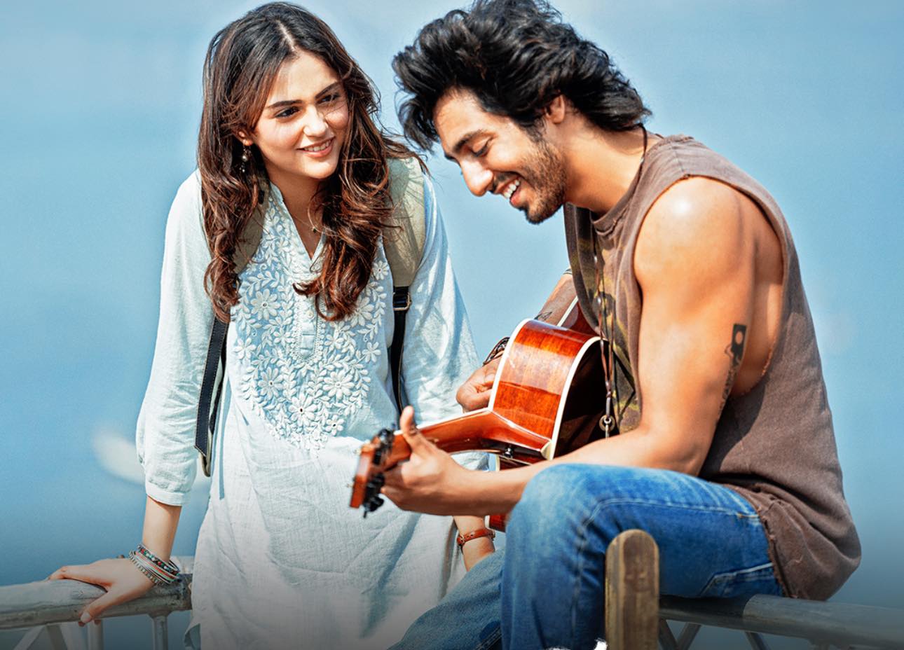 Poster of Saiyaara movie featuring lead actors from the emotional Bollywood drama