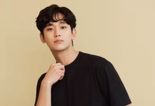 Kim Soo Hyun at press conference addressing Kim Sae Ron controversy and court case win