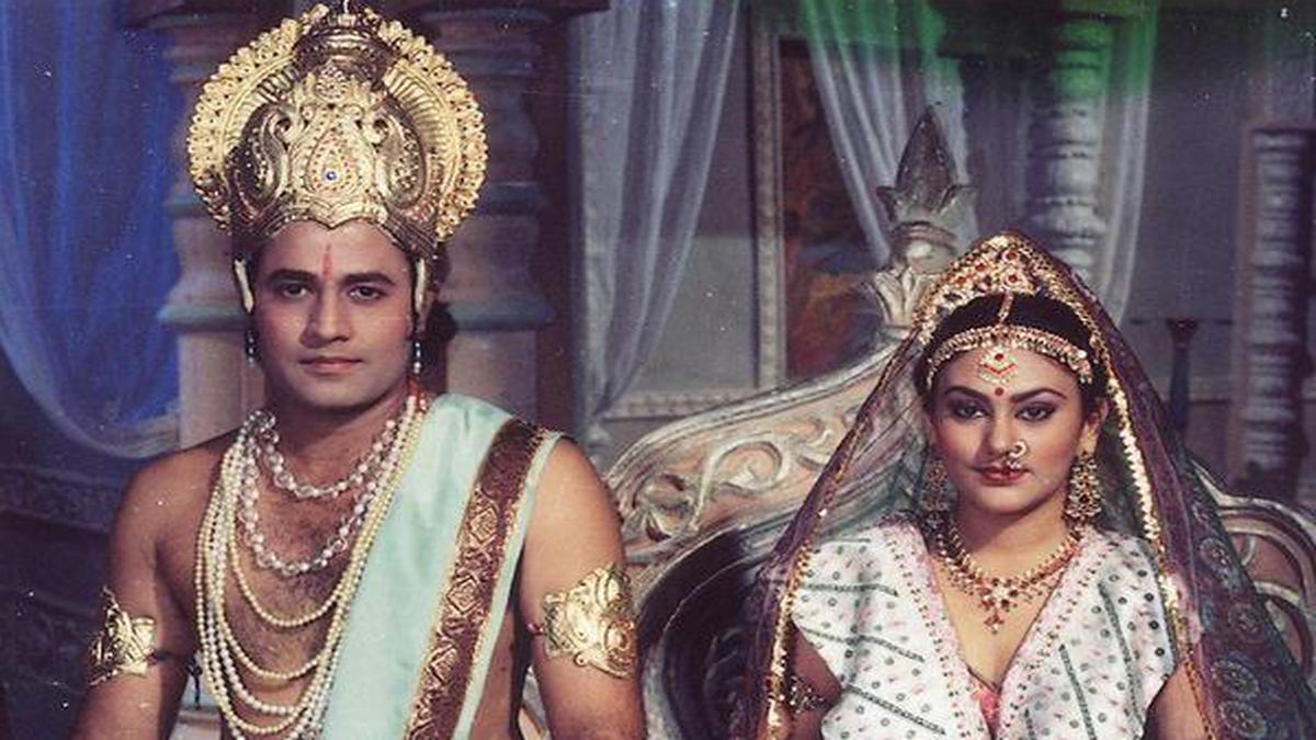 Cast of Ramayan TV show with record-breaking TRP and 850 crore views