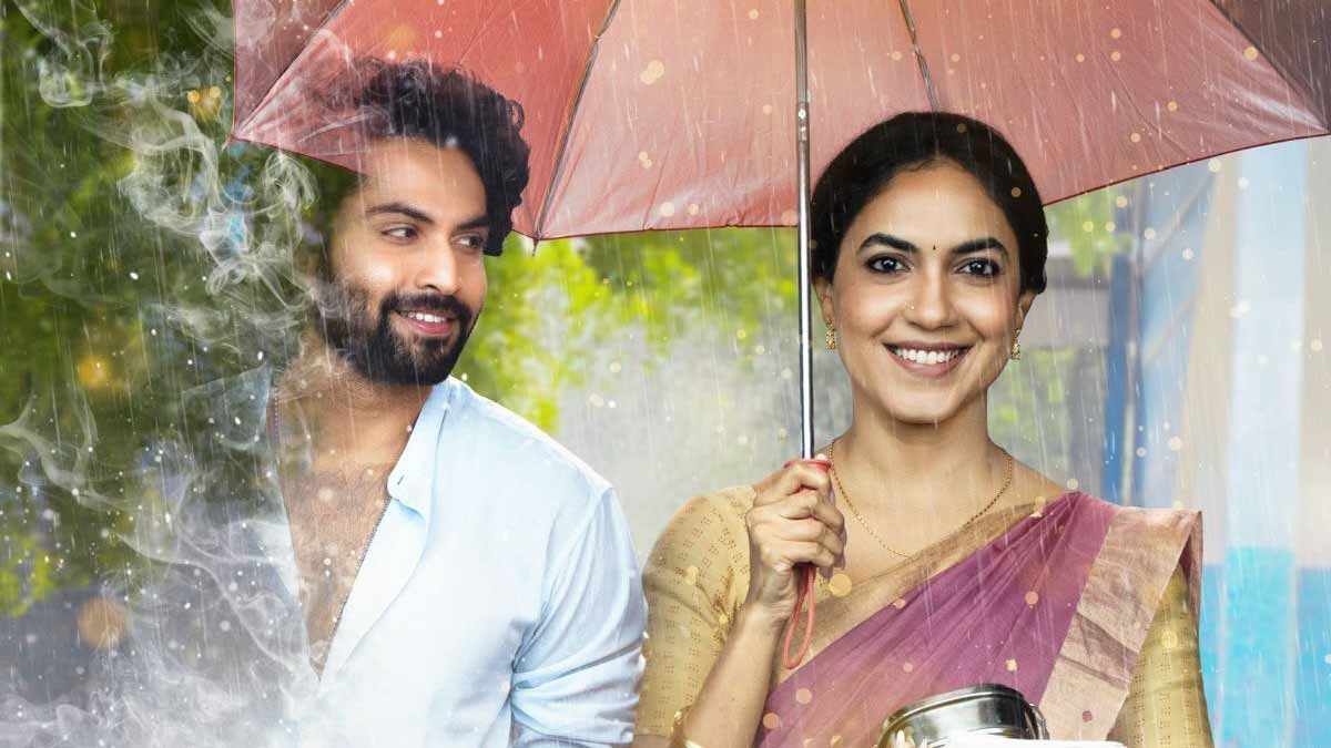 Lead actors of the JioCinema-Hotstar Telugu rom-com series Malli Kaluddam in a promotional still