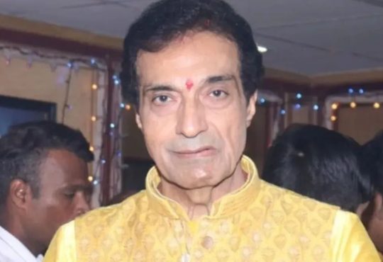Dheeraj Kumar with co-stars from Roti Kapda Aur Makaan – tribute after his death