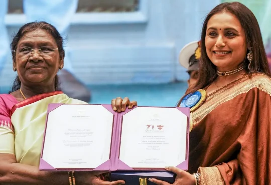 Rani Mukerji wearing pendant with daughter Adira’s initials at National Awards