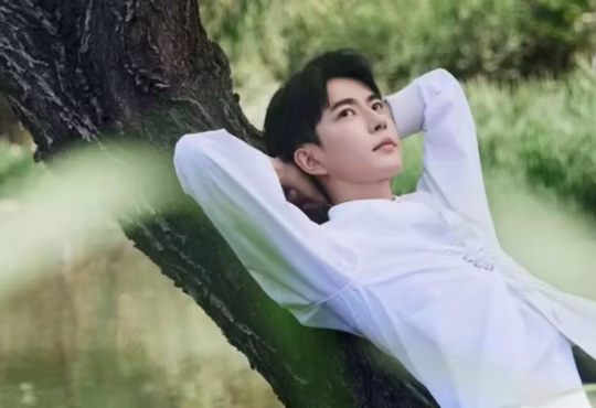 Yu Menglong during a drama shoot, highlighting actor at center of shocking death controversy