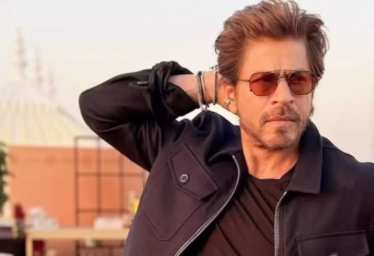 Shah Rukh Khan behind the scenes of his life and career