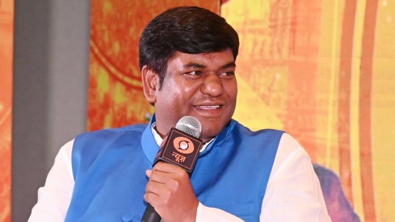 Mukesh Sahani speaking at a political rally representing the Nishad community