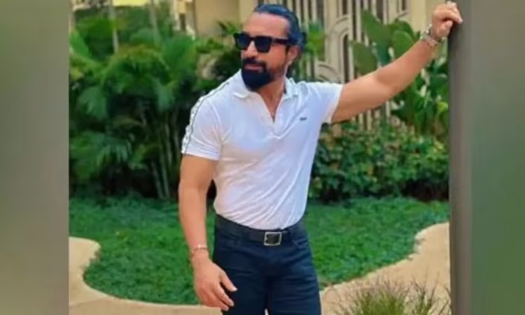 Ajaz Khan issuing apology to police over controversial Salman Lala video