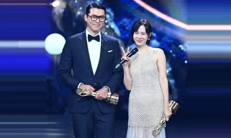 Hyun‑Bin and Son Ye‑Jin receiving top acting awards at Blue Dragon Film Awards 2025